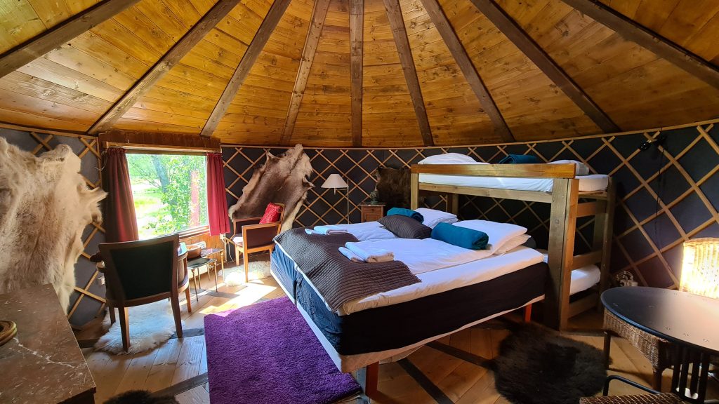 Yurt Flint interior 01 re-size